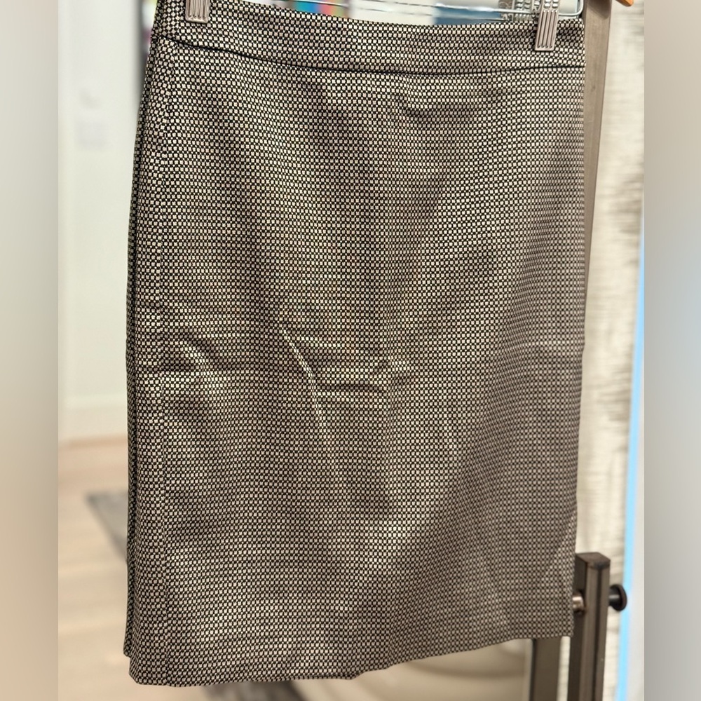 Ann Taylor Black and White Pencil Skirt